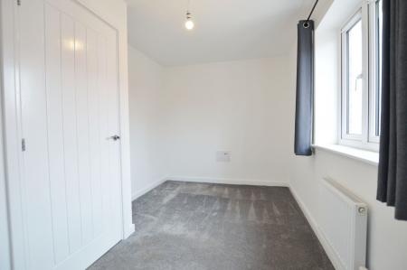 2 bedroom Semi-detached house for sale in Lingfield Park, Bourne, PE10
