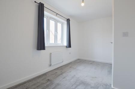 2 bedroom Semi-detached house for sale in Lingfield Park, Bourne, PE10