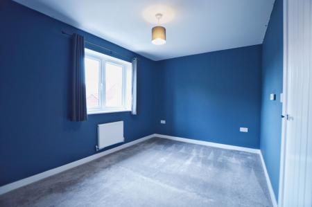 2 bedroom Semi-detached house for sale in Lingfield Park, Bourne, PE10