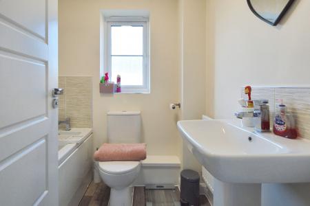 3 bedroom Semi-detached house for sale in Chester Close, Bourne, PE10