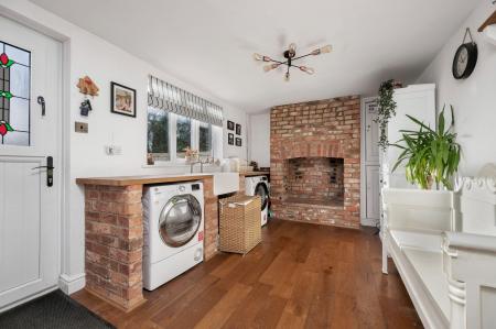 3 bedroom Detached house to let in East Street, Rippingale, PE10
