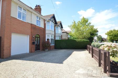 4 bedroom Semi-detached house for sale in West Road, Bourne, PE10