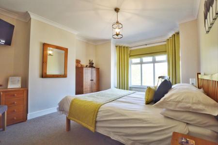 4 bedroom Semi-detached house for sale in West Road, Bourne, PE10