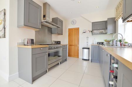 4 bedroom Semi-detached house for sale in West Road, Bourne, PE10