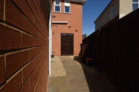 4 bedroom Semi-detached house for sale in West Road, Bourne, PE10