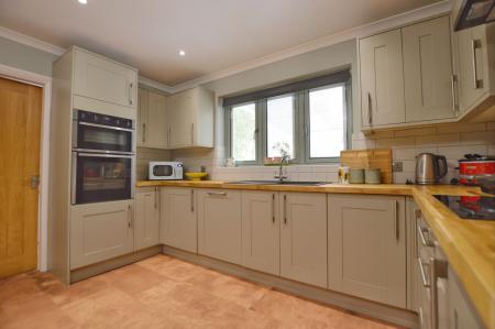 3 bedroom Detached bungalow for sale in Aveland Way, Aslackby, NG34