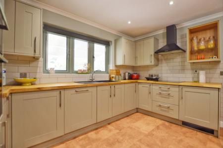 3 bedroom Detached bungalow for sale in Aveland Way, Aslackby, NG34