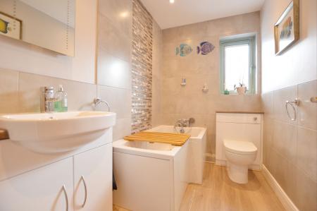 3 bedroom Detached bungalow for sale in Aveland Way, Aslackby, NG34