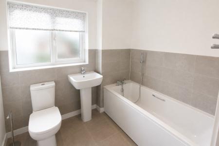 3 bedroom Detached house to let in Sandown Drive, Bourne, PE10