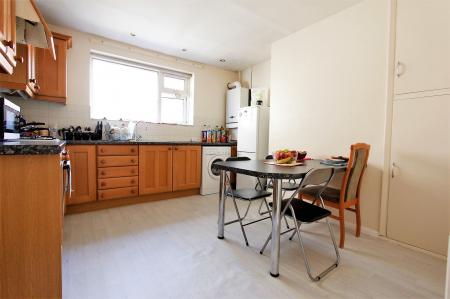 3 bedroom Flat to let in West Street, Bourne, PE10