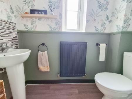 3 bedroom Semi-detached house for sale in Bath Close, Bourne, PE10