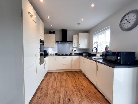 3 bedroom Semi-detached house for sale in Bath Close, Bourne, PE10