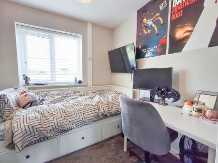 3 bedroom Semi-detached house for sale in Bath Close, Bourne, PE10