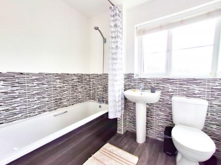 3 bedroom Semi-detached house for sale in Bath Close, Bourne, PE10