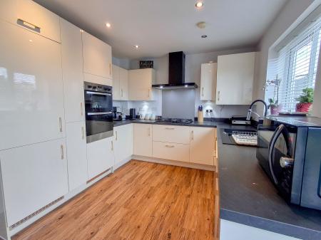 3 bedroom Semi-detached house for sale in Bath Close, Bourne, PE10