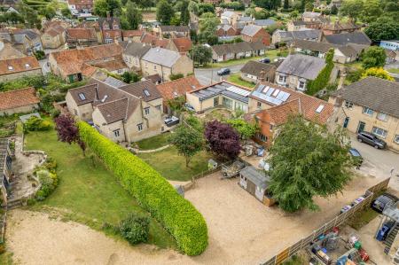 4 bedroom Detached house for sale in High Street, Corby Glen, NG33