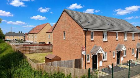 2 bedroom End of terrace house for sale in Folkestone Close, Bourne, PE10