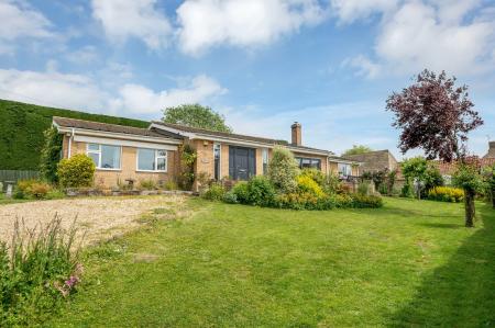 4 bedroom Detached bungalow for sale in High Street, Corby Glen, NG33