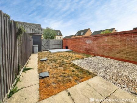 3 bedroom Semi-detached house for sale in Ascot Close, Bourne, PE10