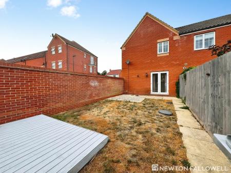 3 bedroom Semi-detached house for sale in Ascot Close, Bourne, PE10