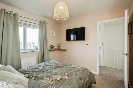 3 bedroom Semi-detached house to let in Fakenham Green, Bourne, PE10