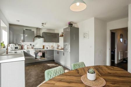 3 bedroom Semi-detached house to let in Fakenham Green, Bourne, PE10