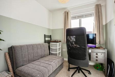 3 bedroom Semi-detached house to let in Fakenham Green, Bourne, PE10