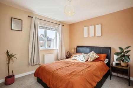 3 bedroom Semi-detached house to let in Fakenham Green, Bourne, PE10