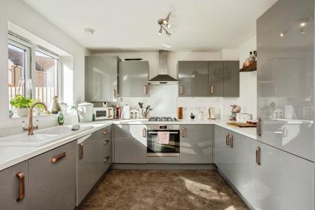 3 bedroom Semi-detached house to let in Fakenham Green, Bourne, PE10