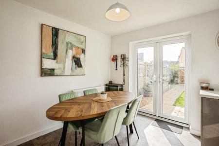 3 bedroom Semi-detached house to let in Fakenham Green, Bourne, PE10
