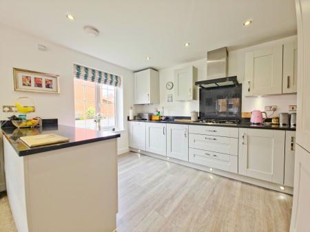 4 bedroom Detached house for sale in Spa Chase, Bourne, PE10
