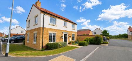 4 bedroom Detached house for sale in Spa Chase, Bourne, PE10