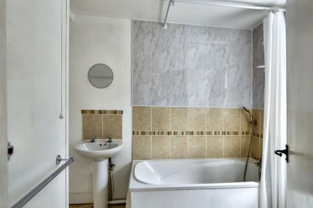 2 bedroom End of terrace house to let in West Street, Bourne, PE10