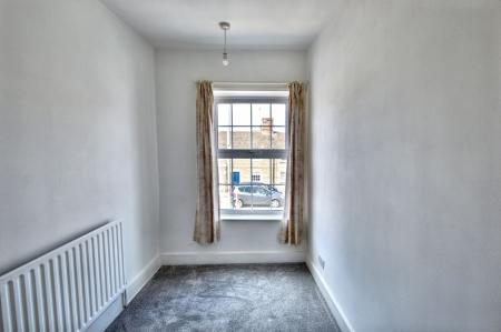 2 bedroom End of terrace house to let in West Street, Bourne, PE10