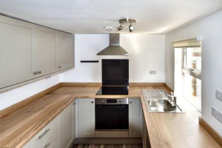 2 bedroom End of terrace house to let in West Street, Bourne, PE10