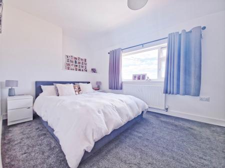 2 bedroom Terraced House for sale in Bourne Road, Pode Hole, PE11