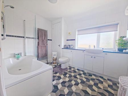 2 bedroom Terraced House for sale in Bourne Road, Pode Hole, PE11