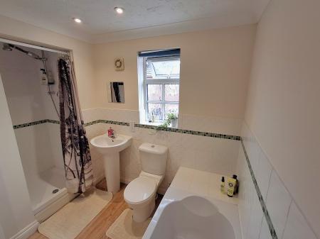 3 bedroom End of terrace house for sale in The Hayfields, Spalding, PE11