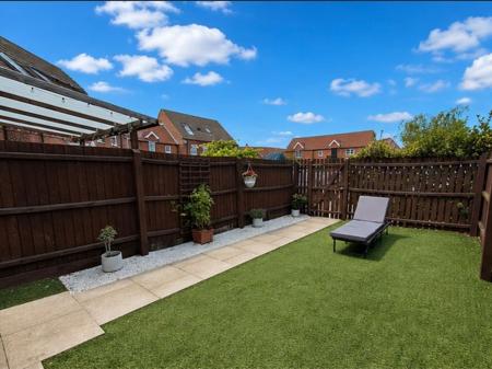 3 bedroom End of terrace house for sale in The Hayfields, Spalding, PE11