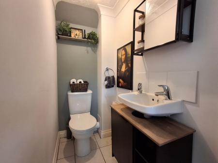 3 bedroom End of terrace house for sale in The Hayfields, Spalding, PE11