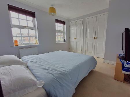 3 bedroom End of terrace house for sale in The Hayfields, Spalding, PE11