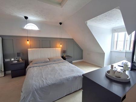 3 bedroom End of terrace house for sale in The Hayfields, Spalding, PE11