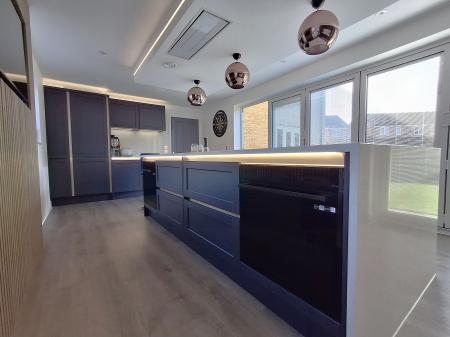 4 bedroom Detached house for sale in Musselburgh Way, Bourne, PE10