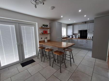 5 bedroom Detached house for sale in Witham Crescent, Bourne, PE10