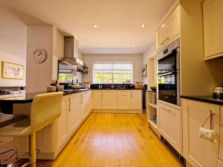 4 bedroom Detached house for sale in Swift Way, Thurlby, PE10