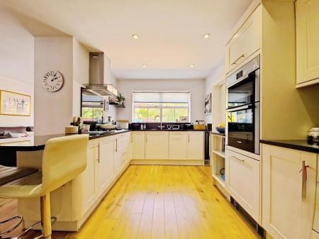 4 bedroom Detached house for sale in Swift Way, Thurlby, PE10