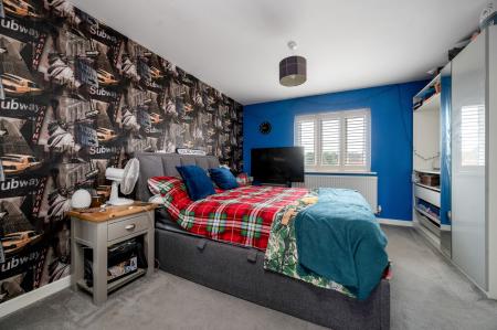 4 bedroom Detached house for sale in Plumpton Chase, Bourne, PE10