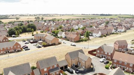 4 bedroom Detached house for sale in Plumpton Chase, Bourne, PE10