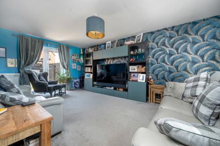 4 bedroom Detached house for sale in Plumpton Chase, Bourne, PE10