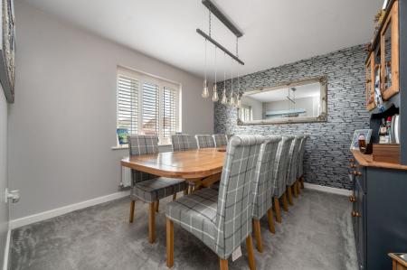 4 bedroom Detached house for sale in Plumpton Chase, Bourne, PE10